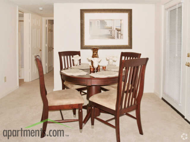 Dining Room - Magnolia Court Apartments