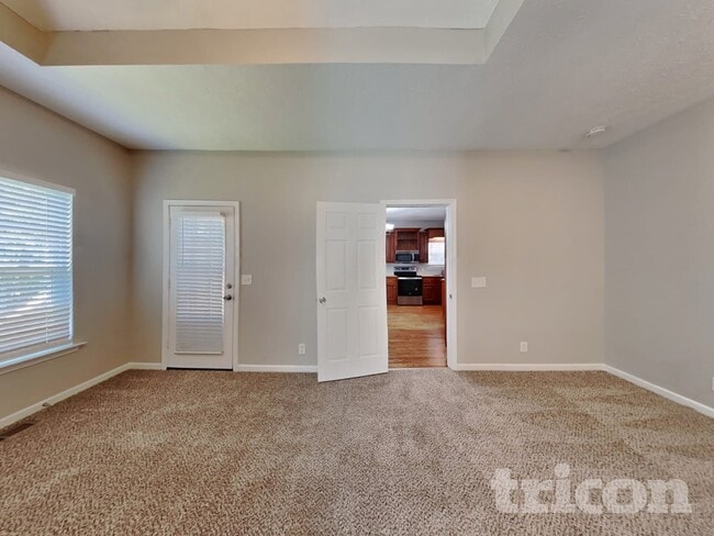 Photo - 316 Lone Oak Dr