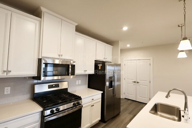 Photo - 3800 Maze Runner Dr Unit 304