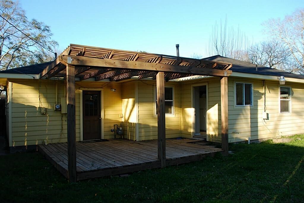 Photo - 6611 Housman