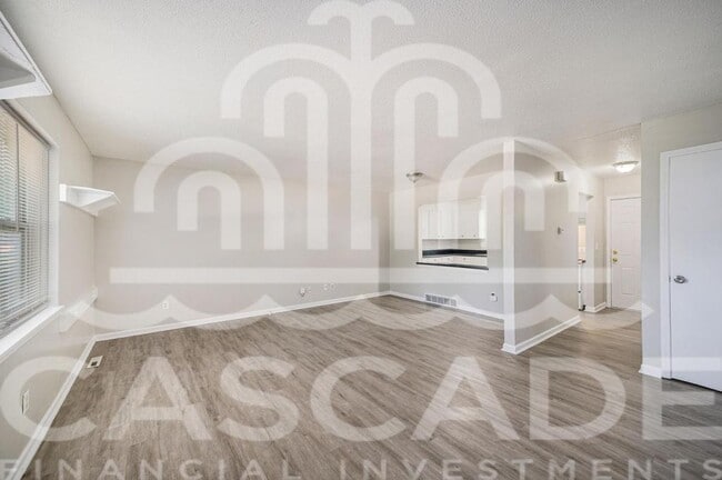 Photo - 108 N Chestnut St