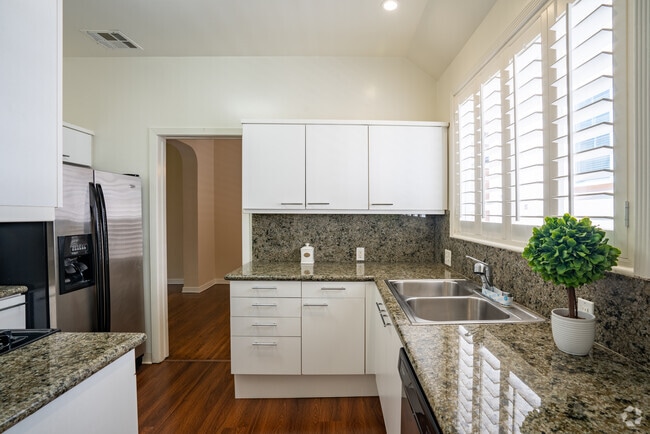 2HAB, 1,5BA - Casa adosada - Lindbrook Manor Apartments