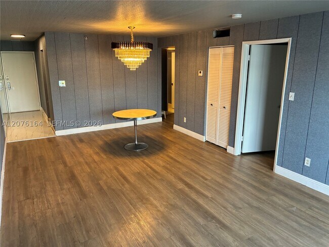 Photo - 4301 Collins Ave Unit 402