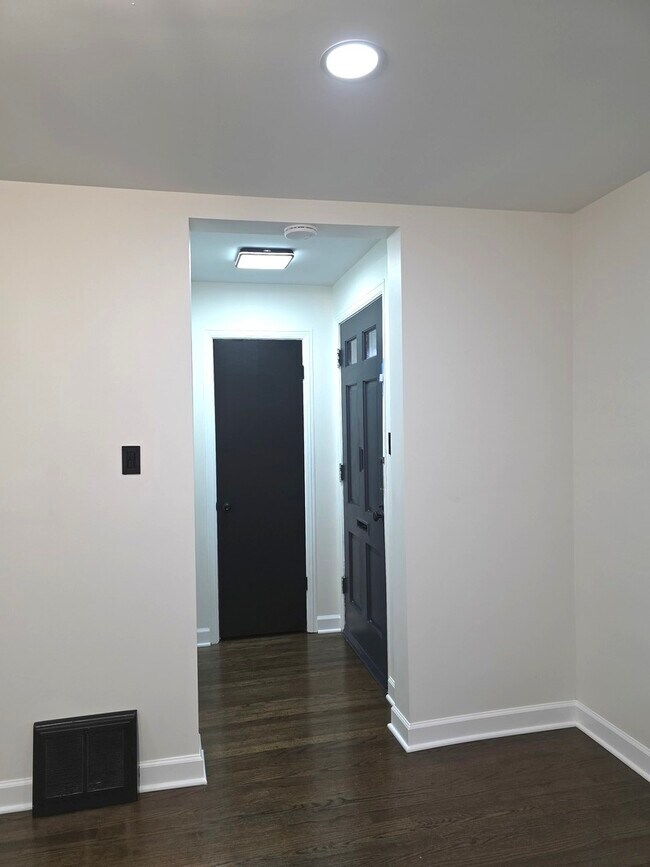 Photo - 5251 S Hamlin Ave