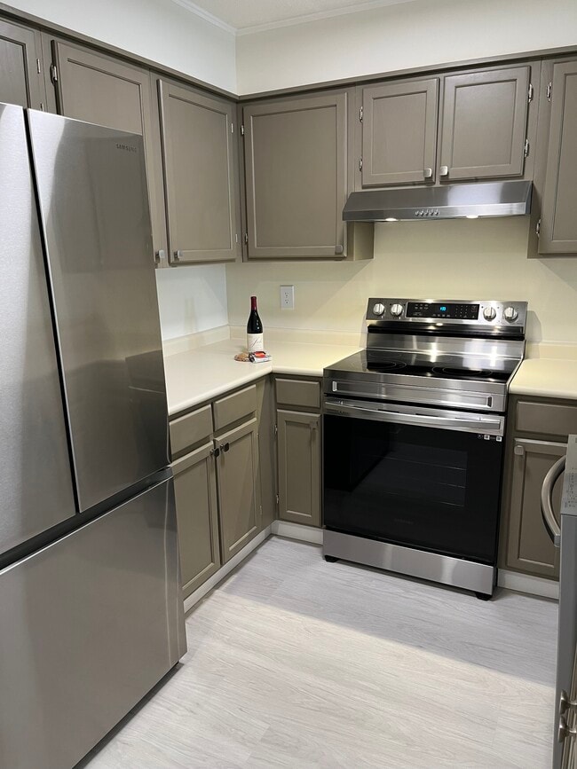 Photo - 1204 Whitney Ave Unit 115