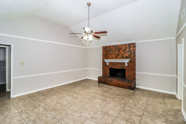 Photo - 6610 Shaker Ln