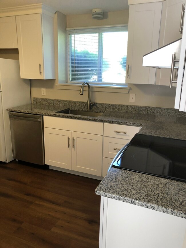 Photo - 1473 Stafford Rd