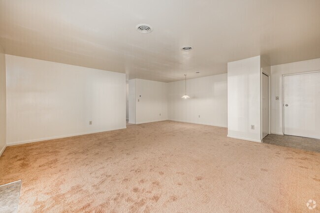 3BR, 2BA - 1,426SF - Living Room