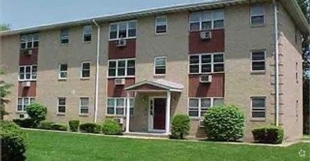 Building Photo - 2 Radio Ave Unit B8 Rental