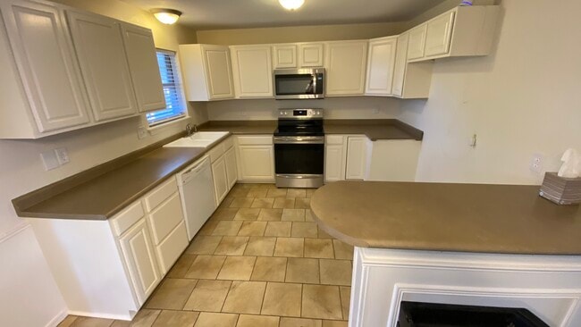 Photo - 1610 Christine Rd
