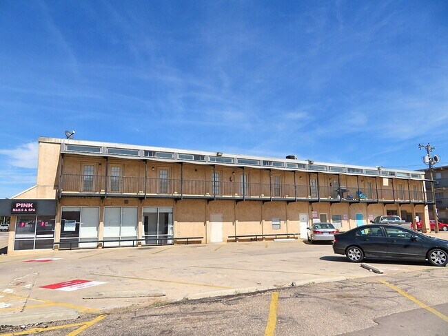 Upstairs Apartment Located Across The Stre... - Upstairs Apartment Located Across The Stre... Unit 3