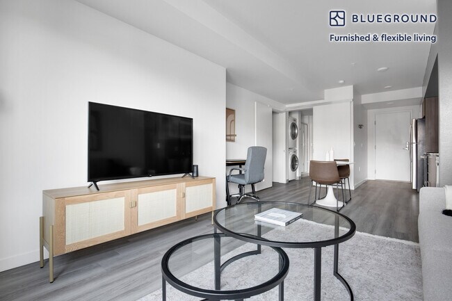 Photo - 1530 Belmont Ave Unit FL6-ID246