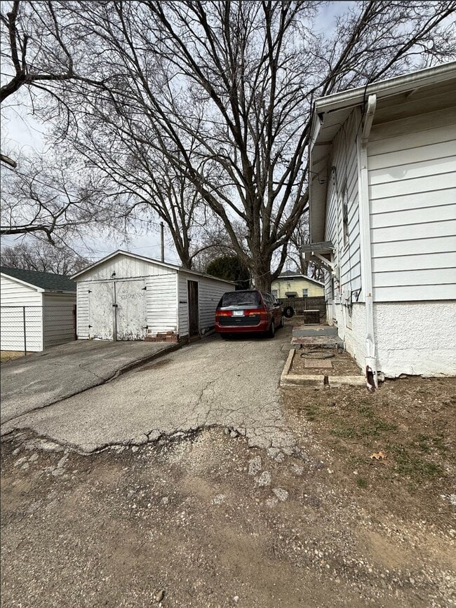 Photo - 821 N Oakland Ave