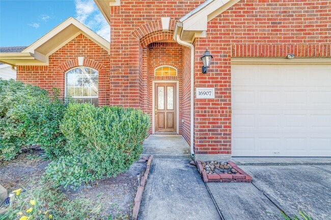 Photo - 16907 Great Oaks Glen Dr