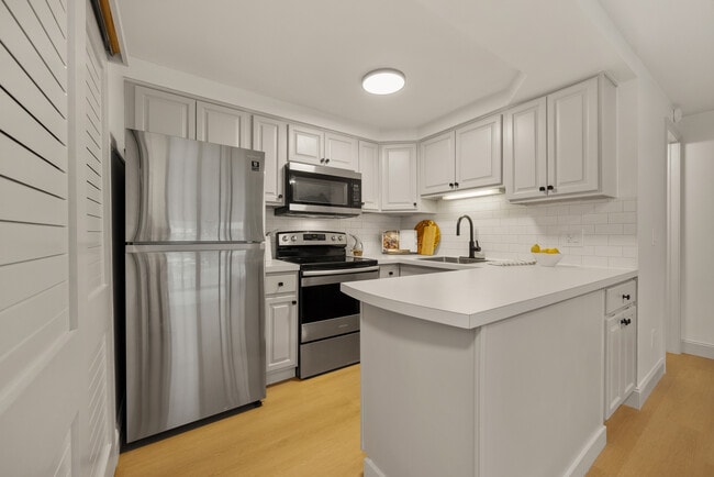 Photo - Fayetteville Pines Townhouses