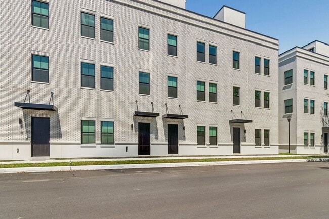 Photo - New Construction Townhome For Lease downtown Tampa, Ybor City, Gas Worx