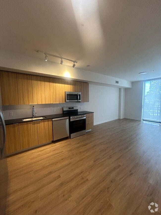 Building Photo - 981 E 28th St Unit A2 Rental