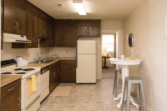 Kitchen - Beechwood Apartments