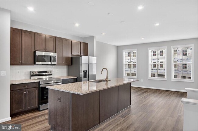 Photo - 7722 Harlow Cir