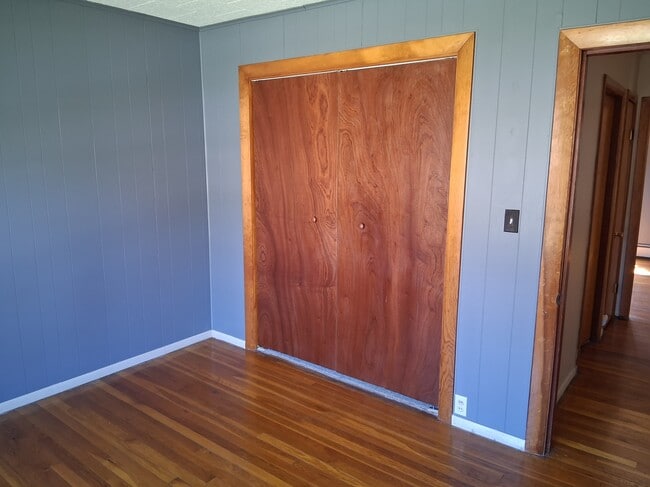 Photo - 431 Raymond St