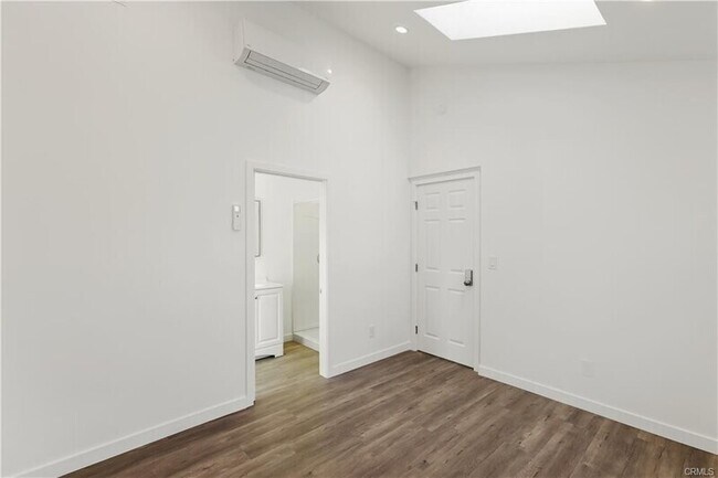 Photo - 552 N Cambridge St