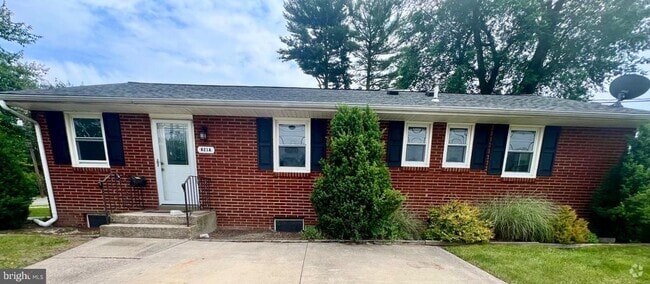 Building Photo - 821-A S Main St Rental