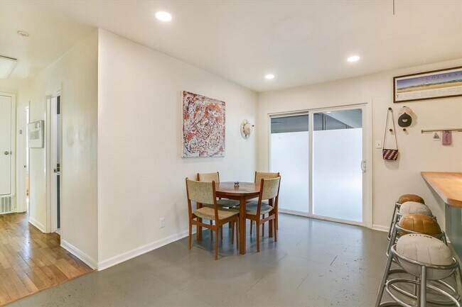 Photo - 807 W Oltorf St Casa