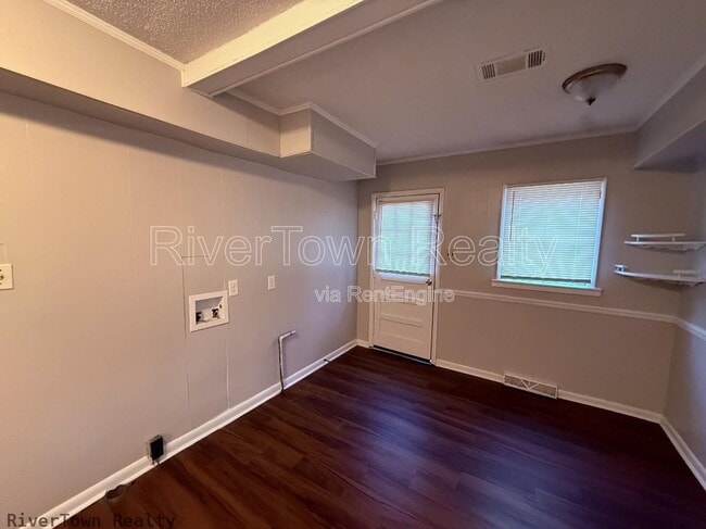 Photo - 1454 Delano Ave