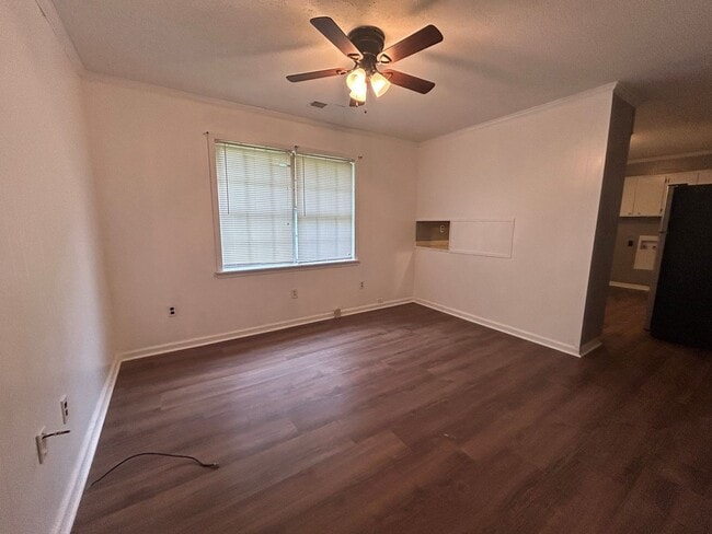 Photo - 307 Pinewood St