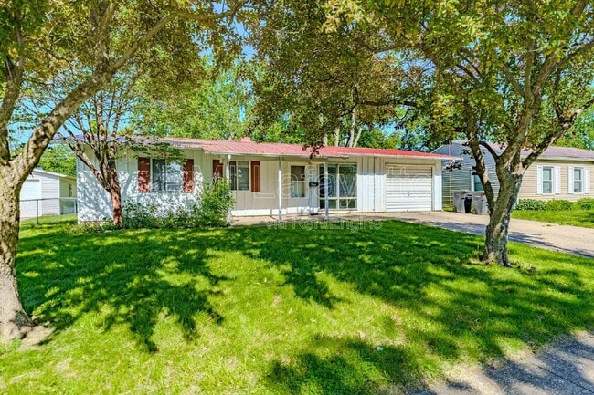 Photo - 2310 Sequoya Dr