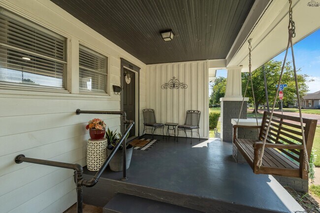 Photo - 1113 Taylor St