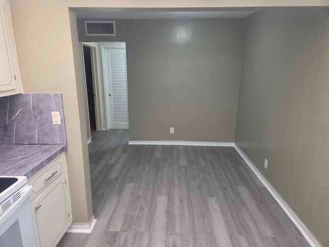 Photo - 2031 Dewey St Unit 101 ADMIRAL CONDO