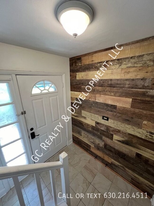 Photo - ***ELK GROVE VILLAGE / FULLY UPDATED / 3 B...