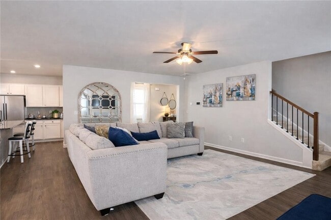 Photo - 182 Woodhouse Cir