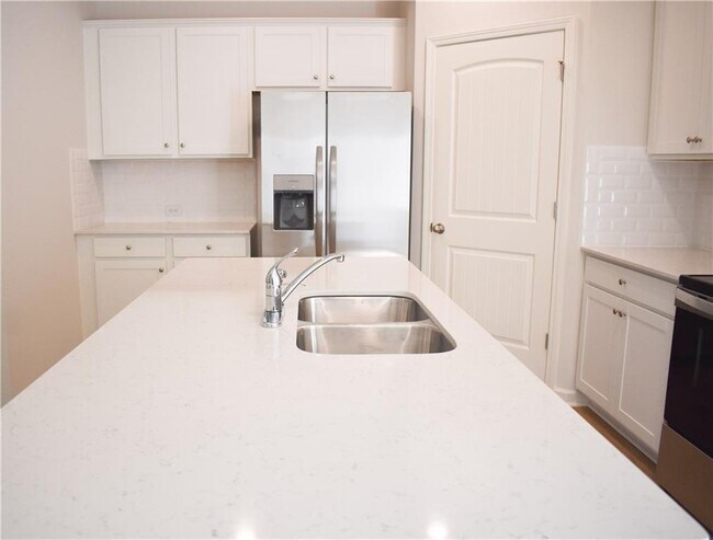 Photo - 6686 Corryton St