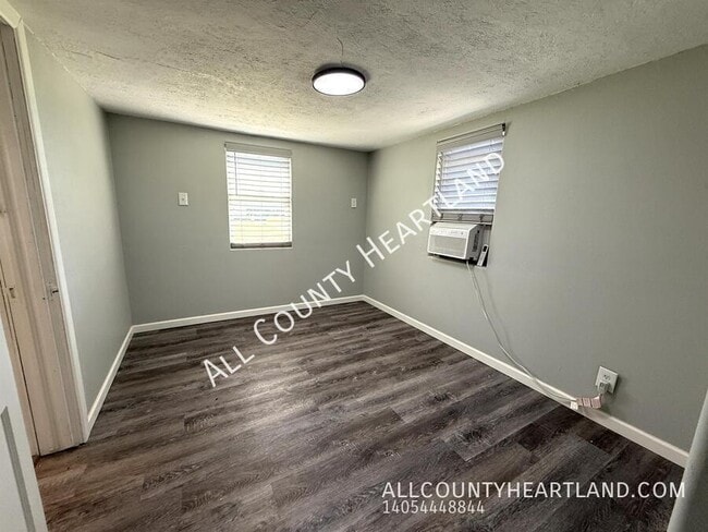Photo - 12718 Highway-51