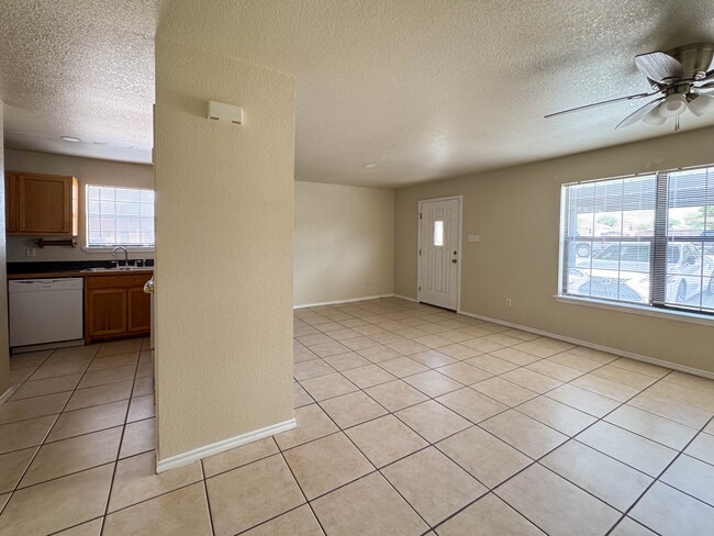 Photo - 120 Ramon Cardenas Dr Unit C