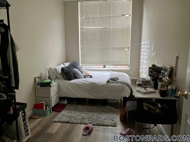 Photo - 81 Essex St Unidad 33