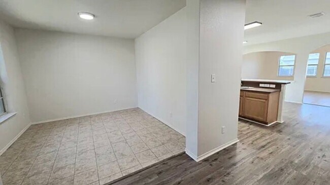 Photo - 1846 Reynolds St