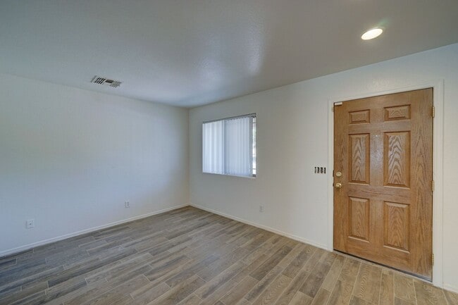 Photo - AVAILABLE NOW!!! Oversized Bedrooms in Johnson Ranch