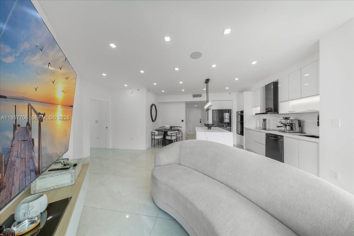 Photo - 350 S Miami Ave