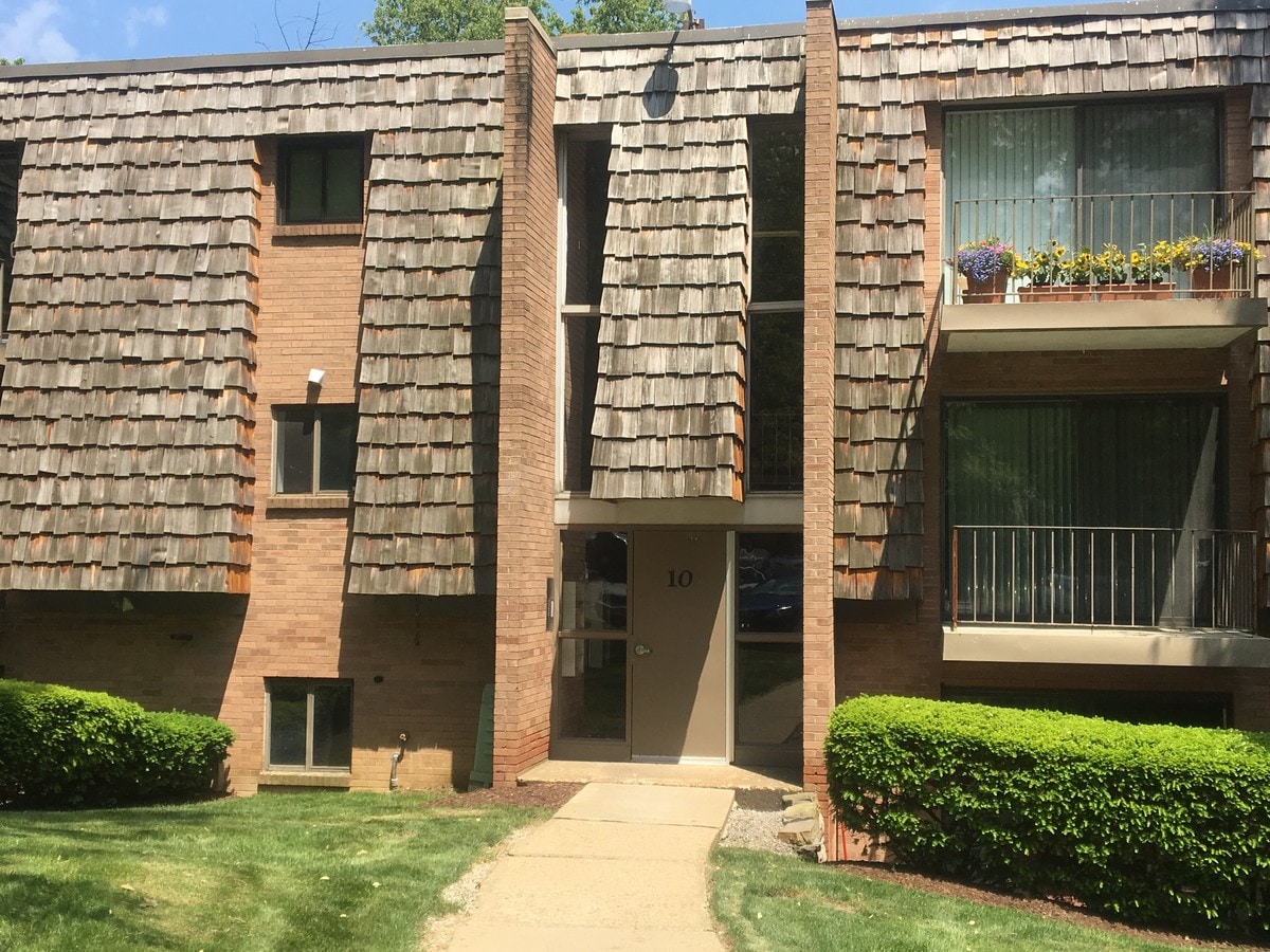 Building - 1015 Forest Green Dr Unit 1015