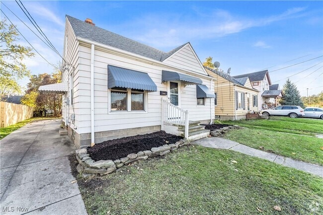 Building Photo - 12605 Hirst Ave Rental