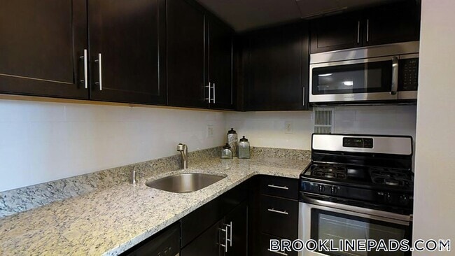 Building Photo - 185 Freeman St Rental