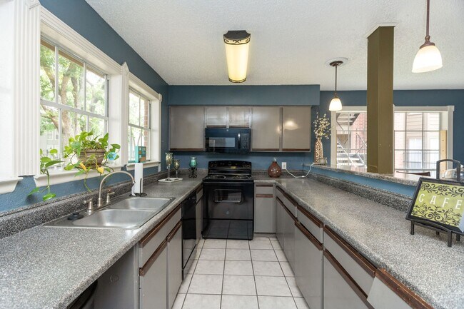 Photo - Champion Oaks