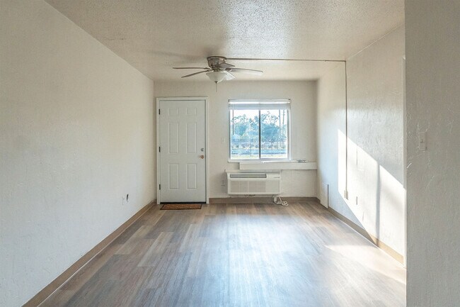 Photo - 2765 W Tharpe St