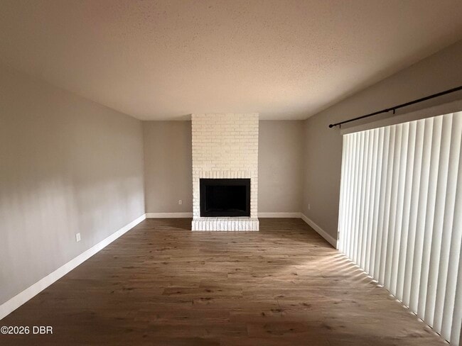 Building Photo - 87 Springwood Square