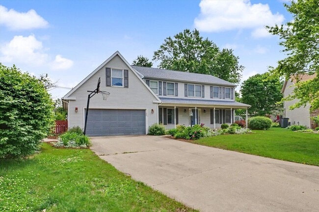 Photo - 6 Bedroom home with Fenced Yard - Available 07/01/2026