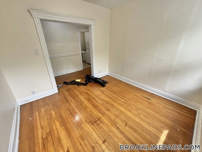 Photo - 352 Riverway Unidad 8
