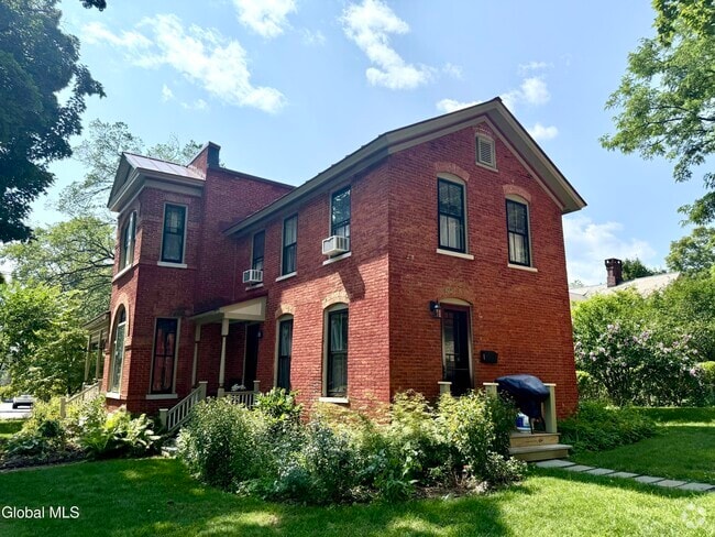 Building Photo - 302 Nelson Ave Rental